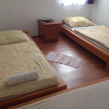 Santos Etterem Es Panzio Bed & Breakfast