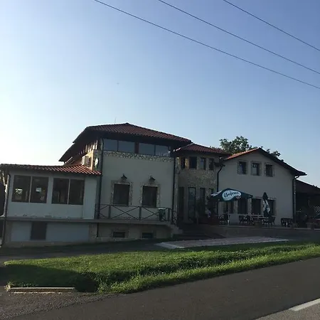 Santos Etterem Es Panzio Palotas