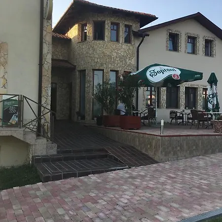 Santos Etterem Es Panzio Bed & Breakfast Palotas